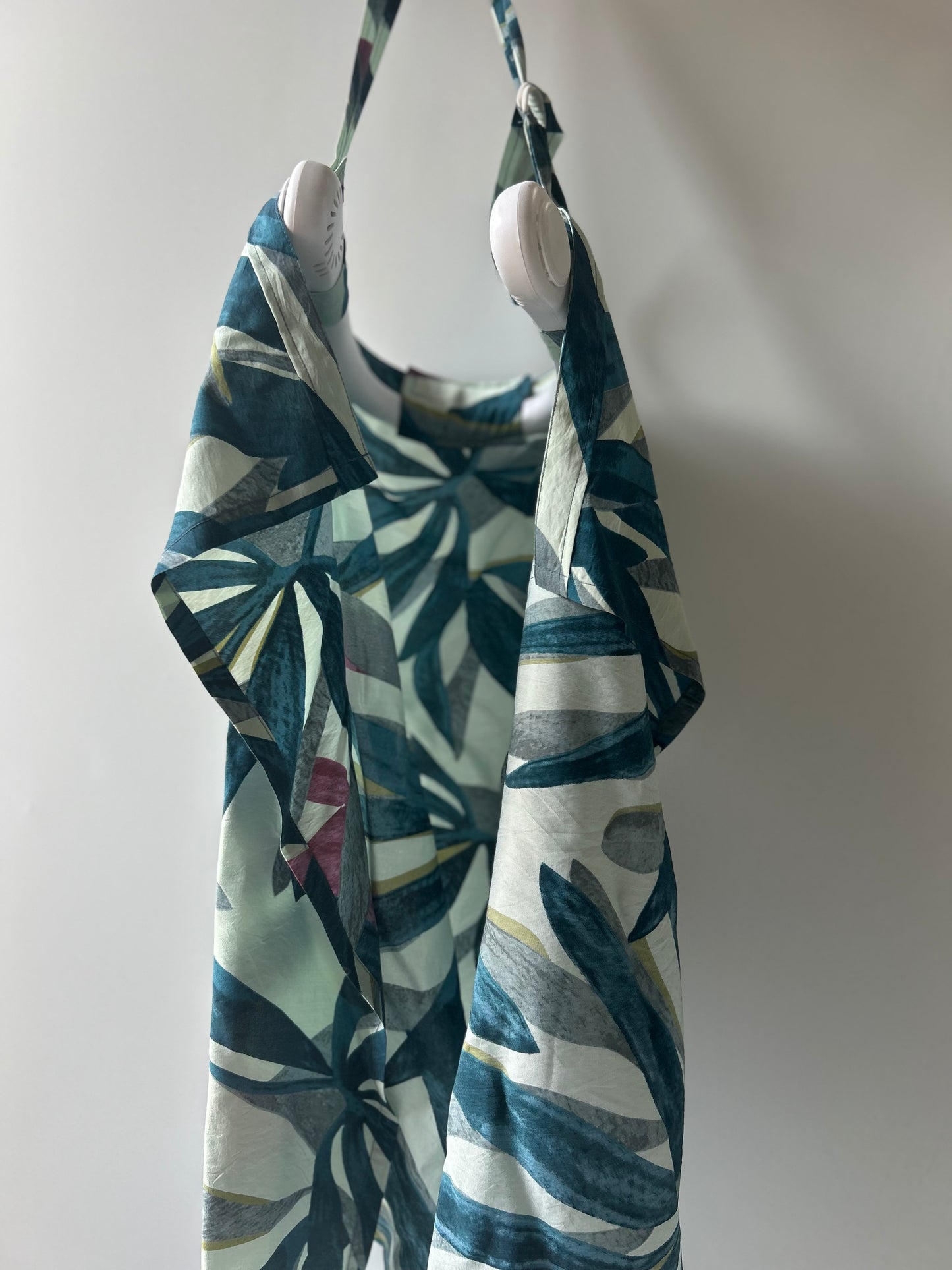 4Mom Nursing Cover – Breathable & Comfortable